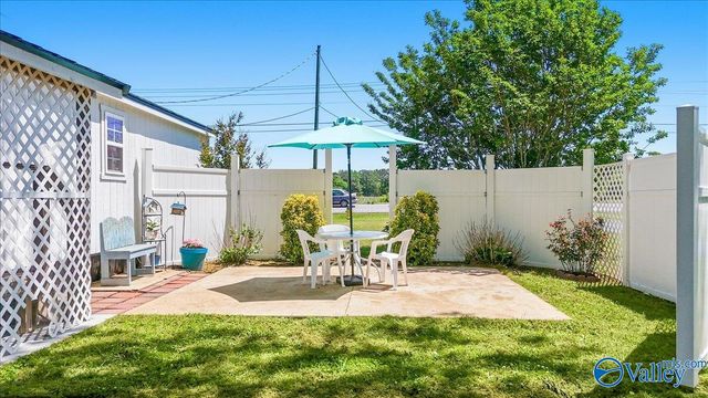 1312 Oneonta Cut-Off Road, Albertville, AL 35950