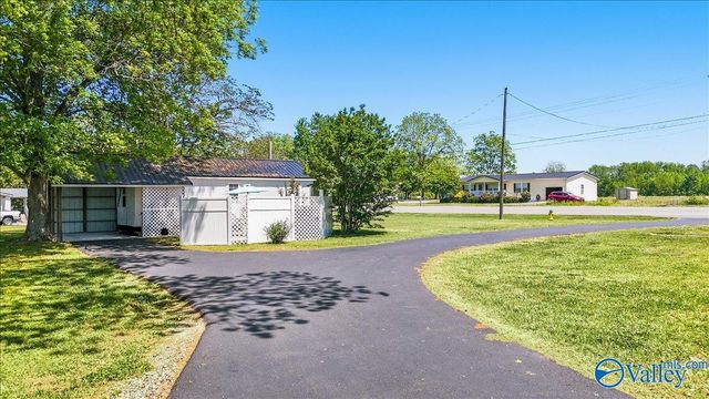 1312 Oneonta Cut-Off Road, Albertville, AL 35950