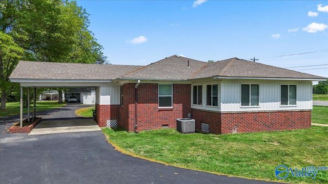 1312 Oneonta Cut-Off Road, Albertville, AL 35950
