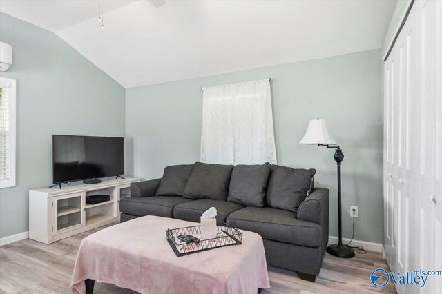 1312 Oneonta Cut-Off Road, Albertville, AL 35950