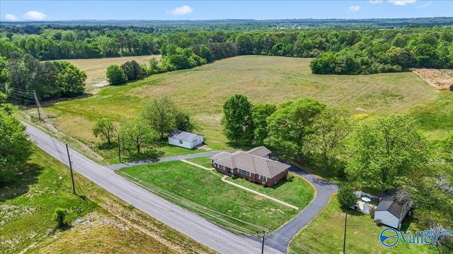 1312 Oneonta Cut-Off Road, Albertville, AL 35950