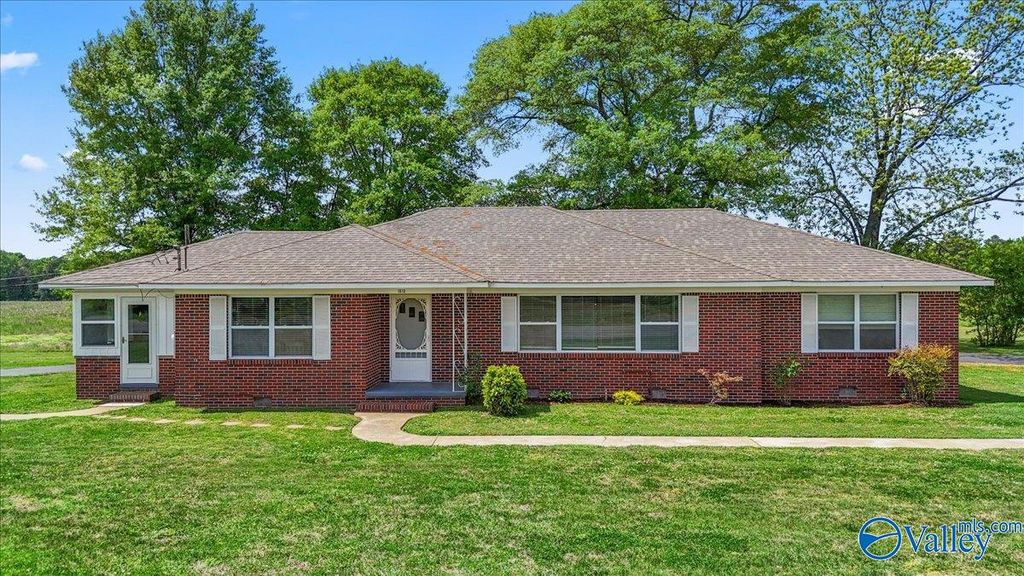 1312 Oneonta Cut-Off Road, Albertville, AL 35950