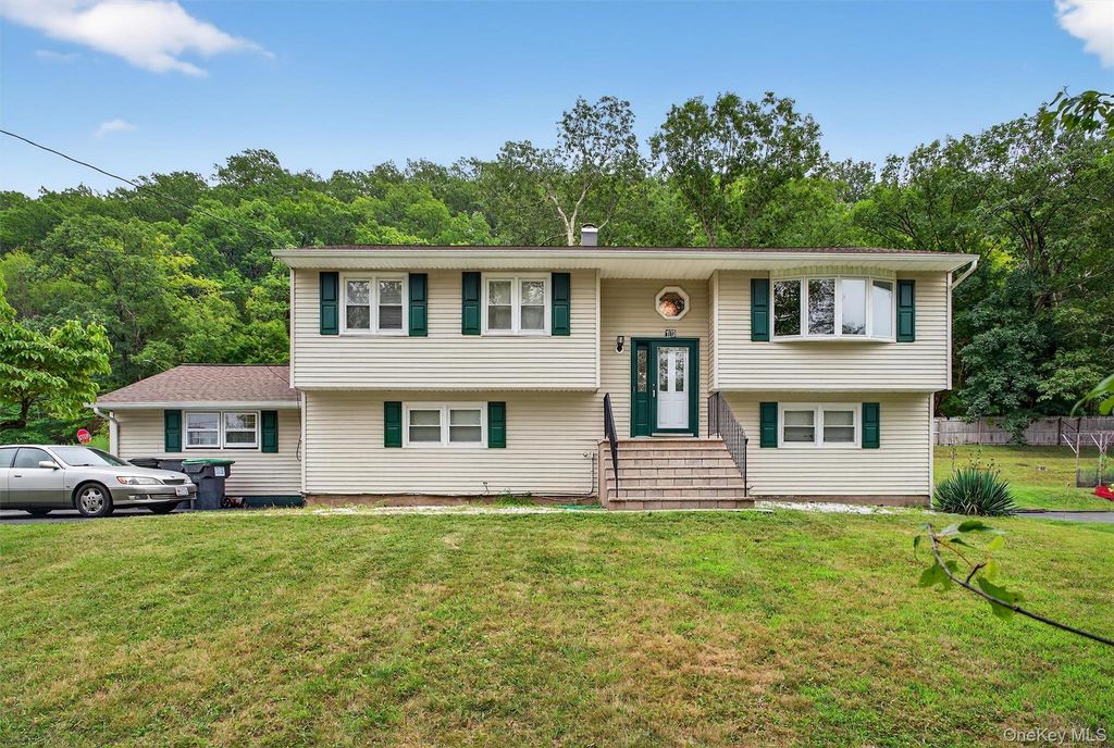 100 Birchwood Drive, Highland Mills, NY 10930