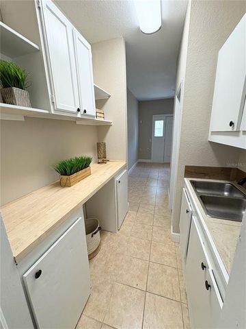 910 NE 11TH AVENUE, Ocala, FL 34470