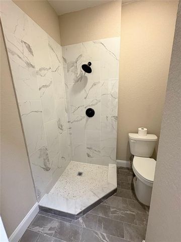 910 NE 11TH AVENUE, Ocala, FL 34470
