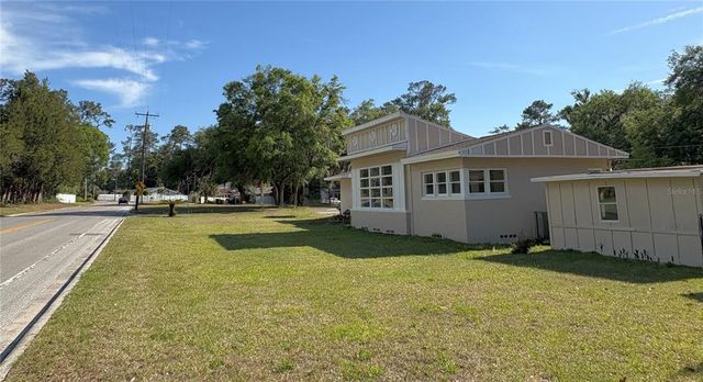 910 NE 11TH AVENUE, Ocala, FL 34470