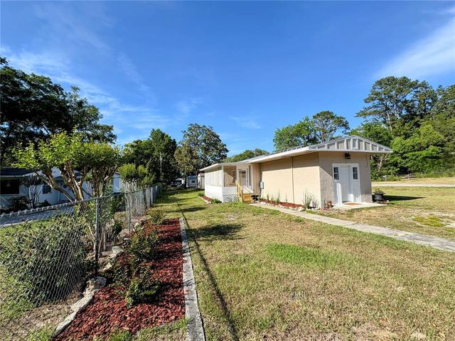 910 NE 11TH AVENUE, Ocala, FL 34470