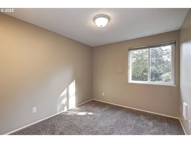 5150 Nw NEAKAHNIE Ave 40, Portland, OR 97229