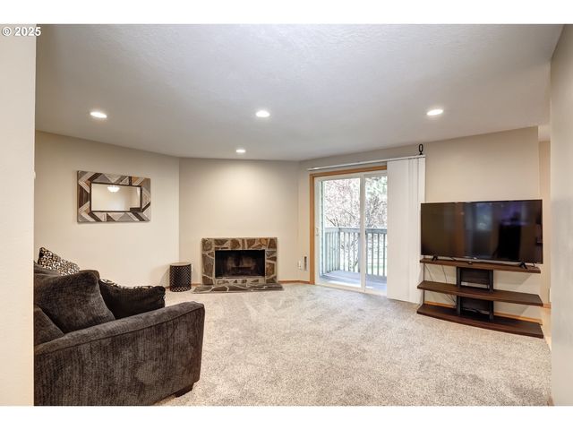 5150 Nw NEAKAHNIE Ave 40, Portland, OR 97229