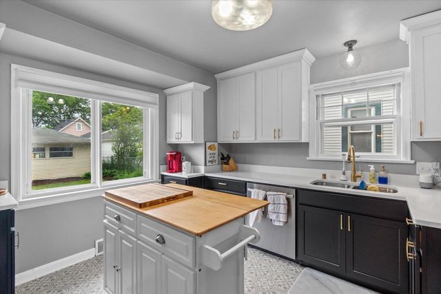 2336 S 67th STREET, West Allis, WI 53219