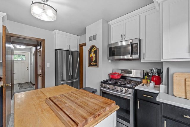 2336 S 67th STREET, West Allis, WI 53219