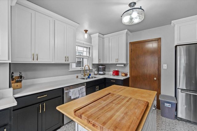 2336 S 67th STREET, West Allis, WI 53219