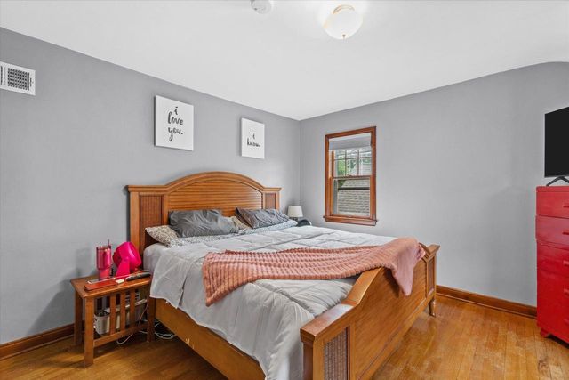 2336 S 67th STREET, West Allis, WI 53219