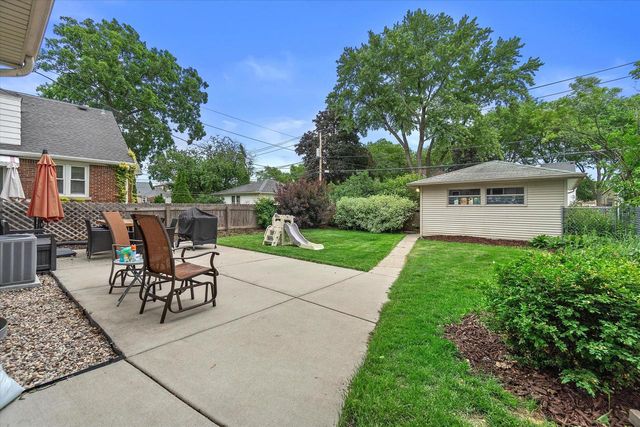 2336 S 67th STREET, West Allis, WI 53219