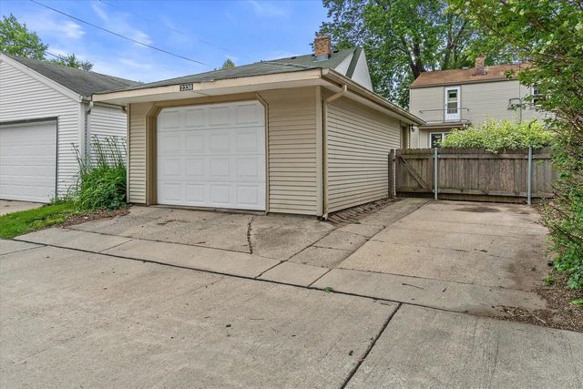 2336 S 67th STREET, West Allis, WI 53219