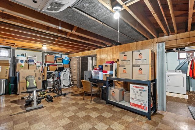 2336 S 67th STREET, West Allis, WI 53219