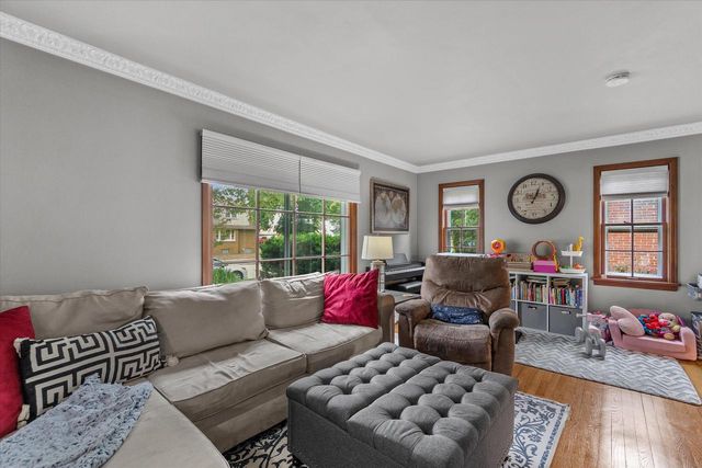 2336 S 67th STREET, West Allis, WI 53219