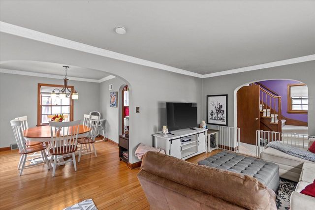 2336 S 67th STREET, West Allis, WI 53219