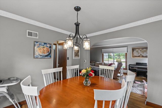 2336 S 67th STREET, West Allis, WI 53219
