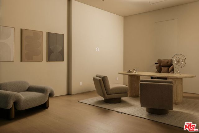9262 Thrush Way, Los Angeles, CA 90069