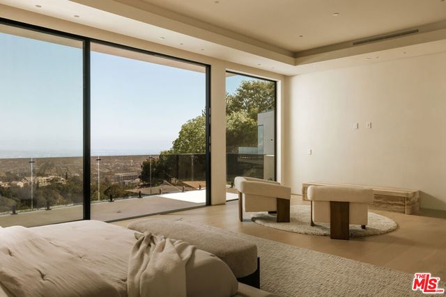 9262 Thrush Way, Los Angeles, CA 90069