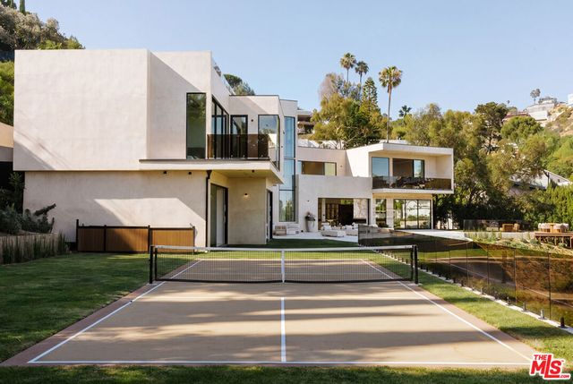 9262 Thrush Way, Los Angeles, CA 90069