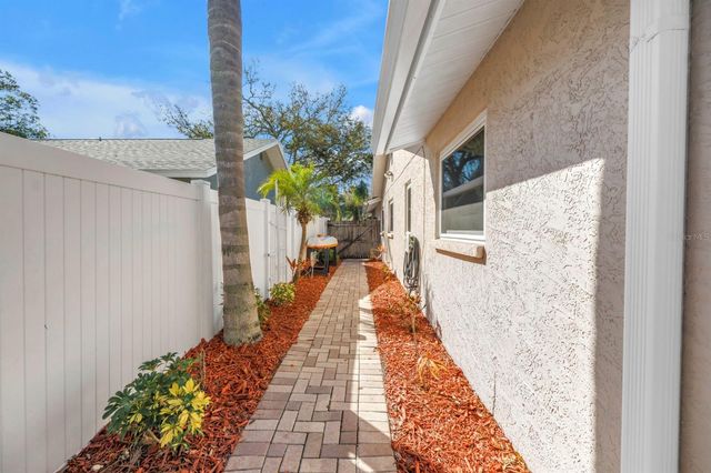 10761 125TH AVENUE, Largo, FL 33778