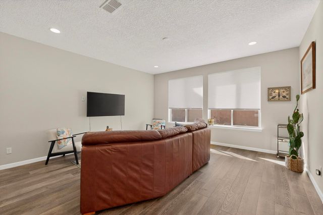 11412 Harrier Hawk Avenue SE, Albuquerque, NM 87123