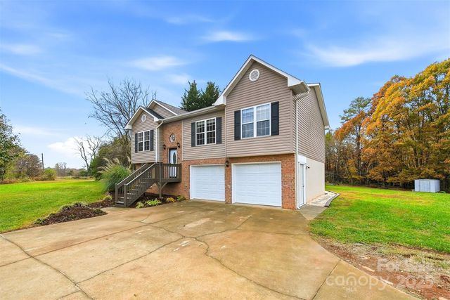 904 Pine Mountain Road, Hudson, NC 28638