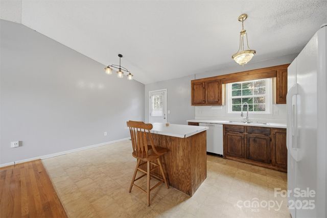 904 Pine Mountain Road, Hudson, NC 28638