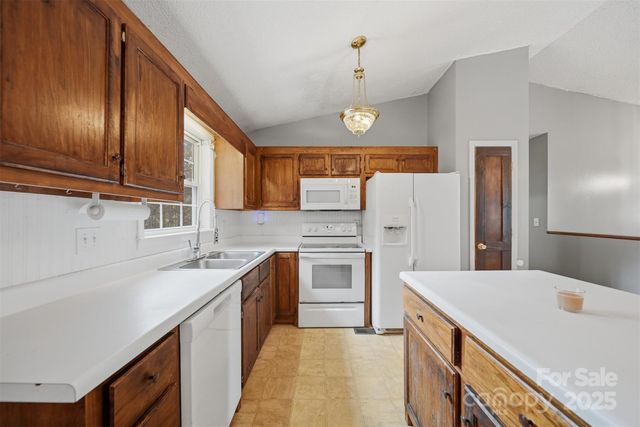 904 Pine Mountain Road, Hudson, NC 28638