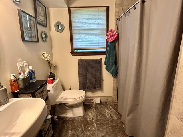 130 E ARLINGTON Road, Erie, PA 16509
