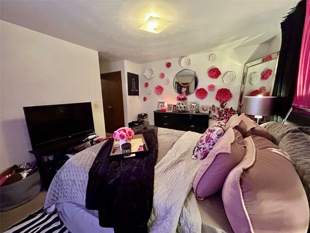 130 E ARLINGTON Road, Erie, PA 16509