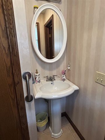 130 E ARLINGTON Road, Erie, PA 16509