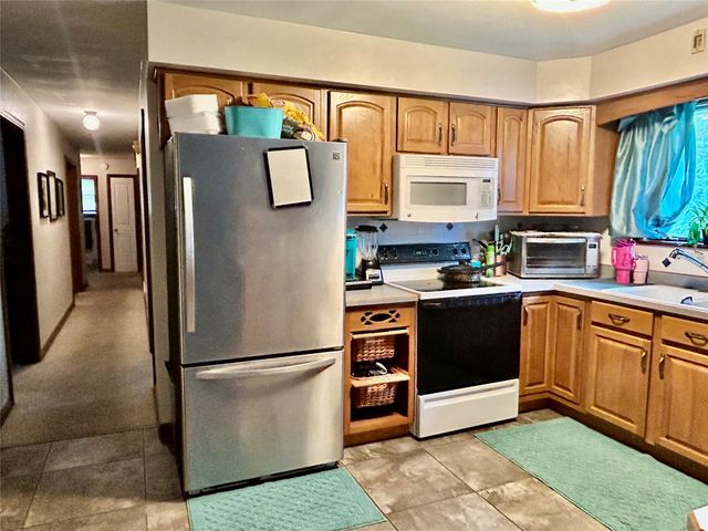 130 E ARLINGTON Road, Erie, PA 16509