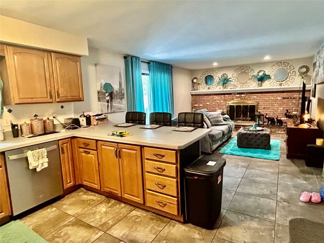 130 E ARLINGTON Road, Erie, PA 16509