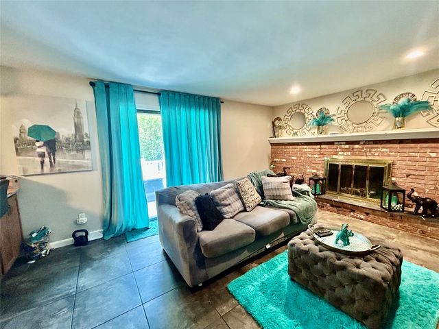 130 E ARLINGTON Road, Erie, PA 16509