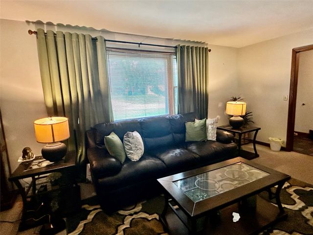 130 E ARLINGTON Road, Erie, PA 16509