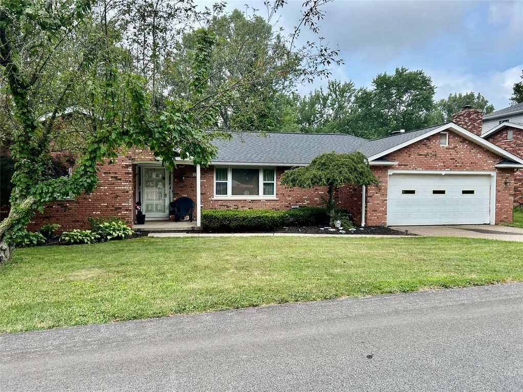 130 E ARLINGTON Road, Erie, PA 16509