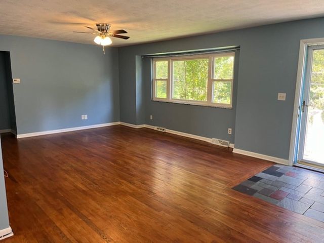 2779 Saltwell Road, Huntington, WV 25705