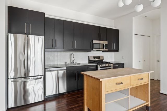 3801 San Pablo Ave 207, Emeryville, CA 94608