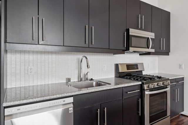 3801 San Pablo Ave 207, Emeryville, CA 94608