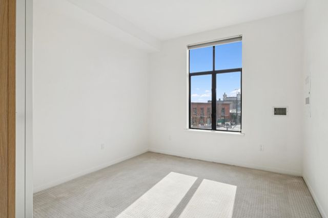 3801 San Pablo Ave 207, Emeryville, CA 94608