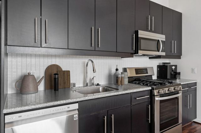 3801 San Pablo Ave 207, Emeryville, CA 94608