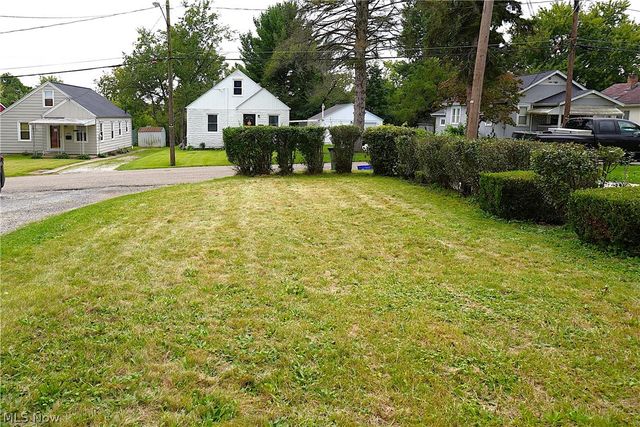 1613 24th Street NE, Canton, OH 44714