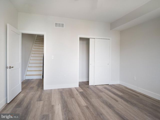 303 FOUNTAIN ST, Philadelphia, PA 19128