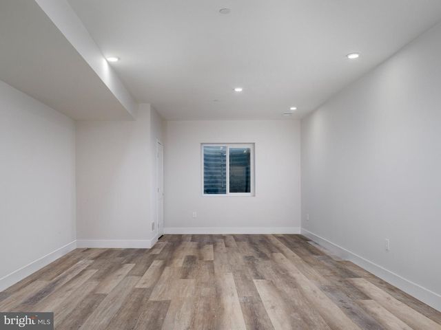 303 FOUNTAIN ST, Philadelphia, PA 19128