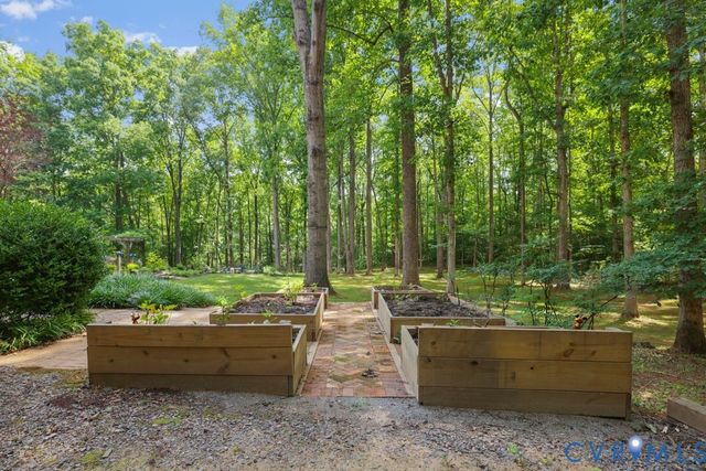 13134 Auburn Mill Ln, Glen Allen, VA 23059