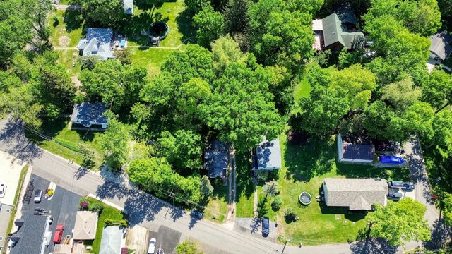 38393 N Lakeside Place, Antioch, IL 60002