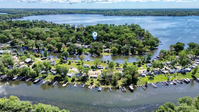 38393 N Lakeside Place, Antioch, IL 60002
